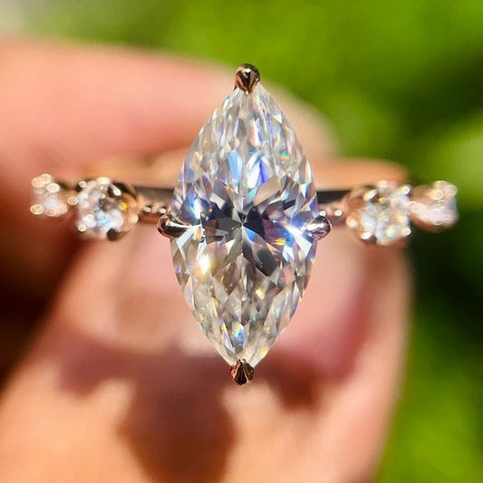 Vintage Engagement Ring with Marquise Cut Diamond Beauty