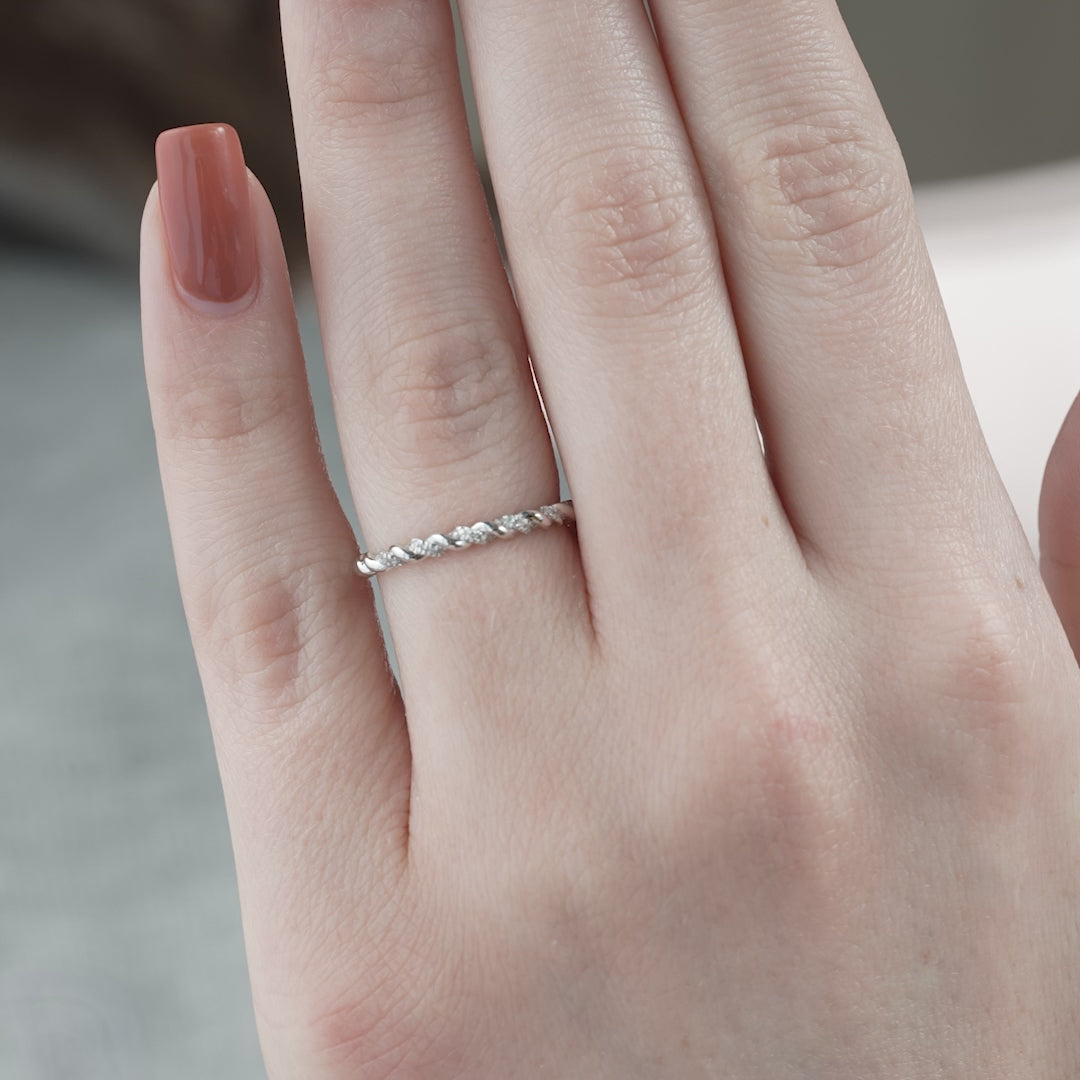 Round Cut Lab Grown Diamond Gold Band